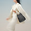 视图: 图片：产品佩戴, Hermès In-the-Loop 23手提包
