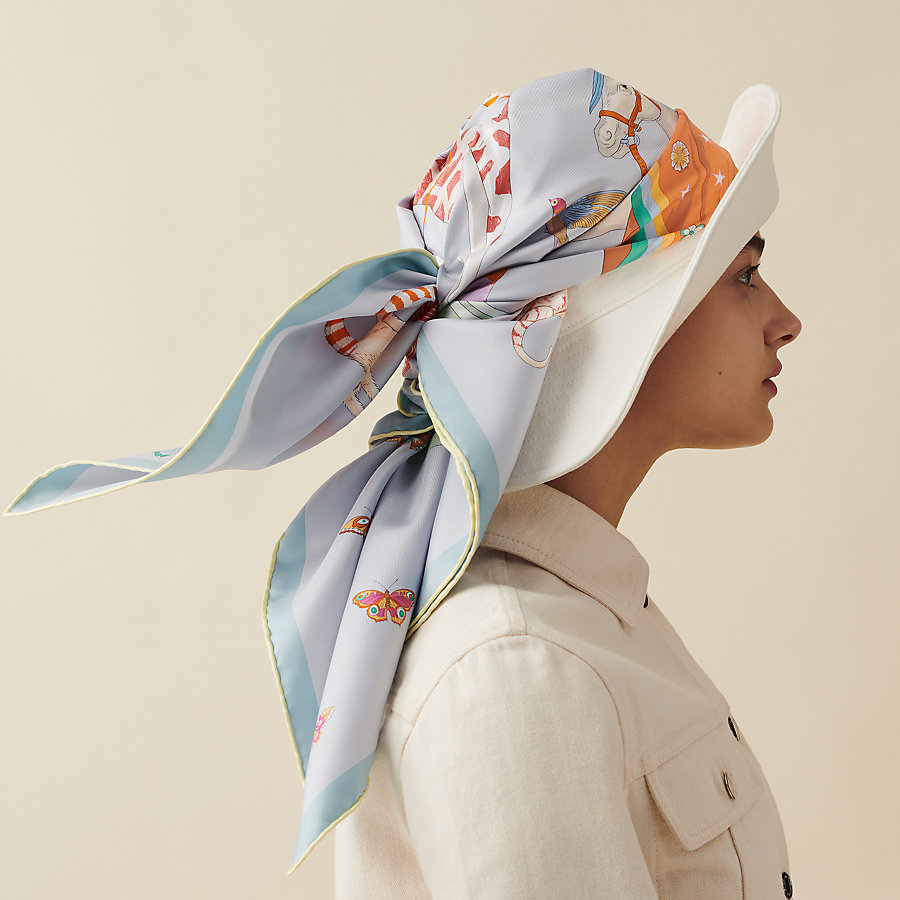 Hermes Story scarf 90