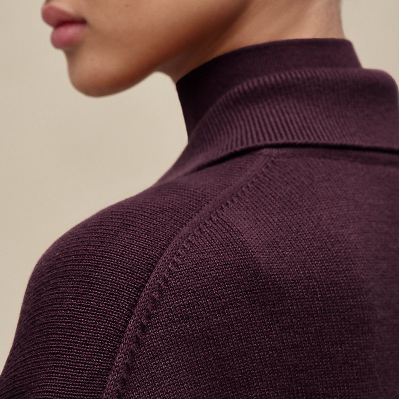 High collar sweater