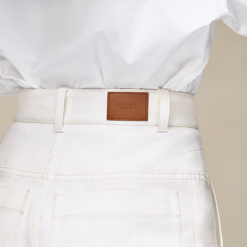 High-waisted pants