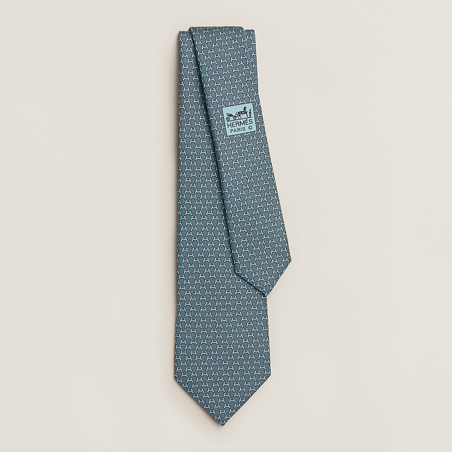 Hilario tie