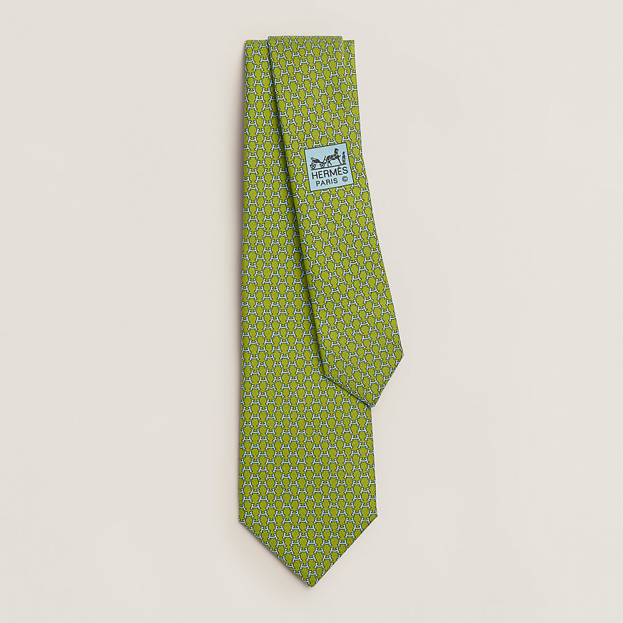 Hilario tie