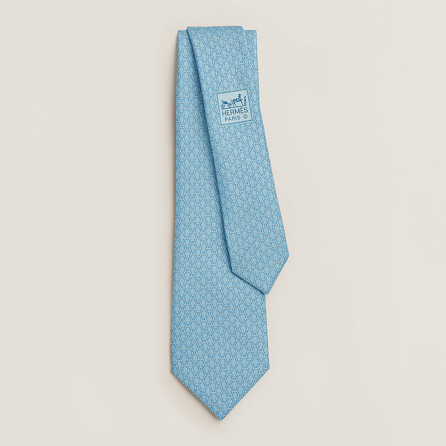 Hilario tie