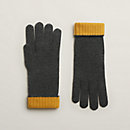 View: front, Hugo reversible gloves