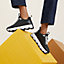View: Worn, Impulse sneaker