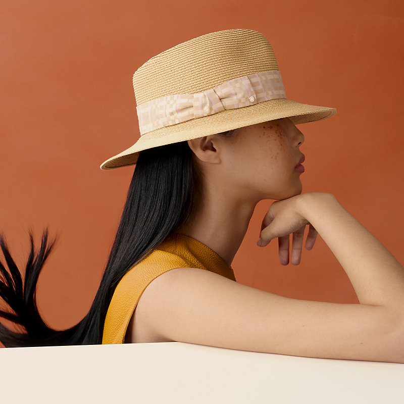 Izia H Kilt hat