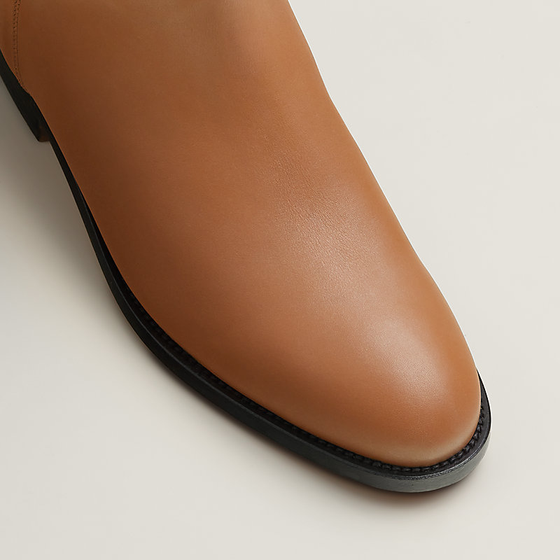 Jumping shorter boot