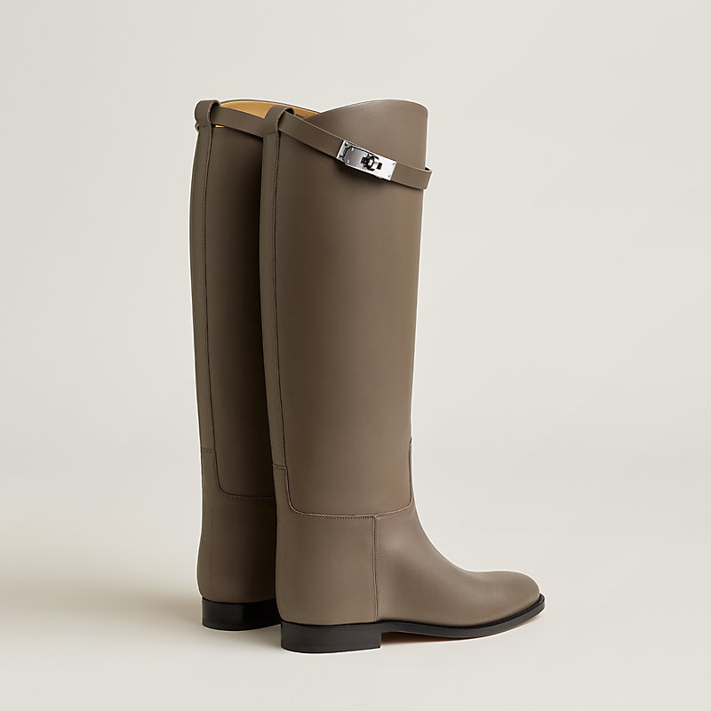 Jumping shorter boot
