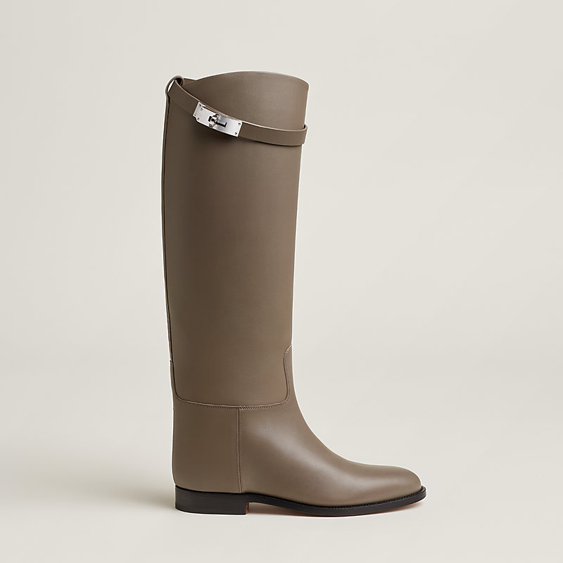 Jumping shorter boot