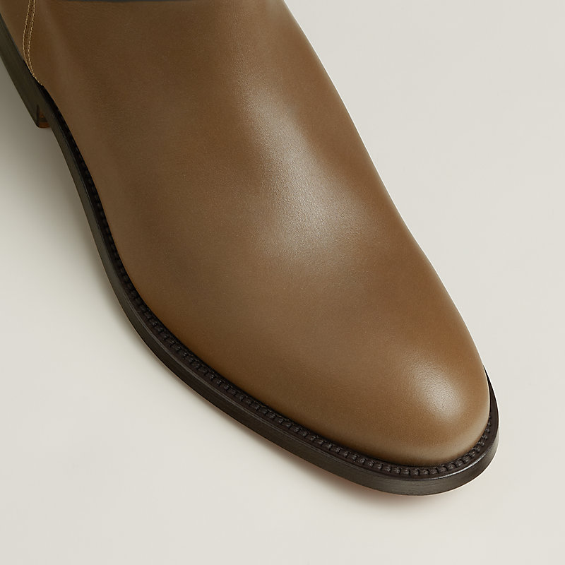 Jumping shorter boot