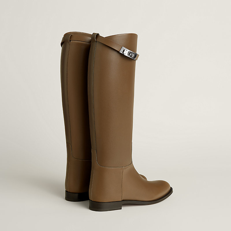 Jumping shorter boot