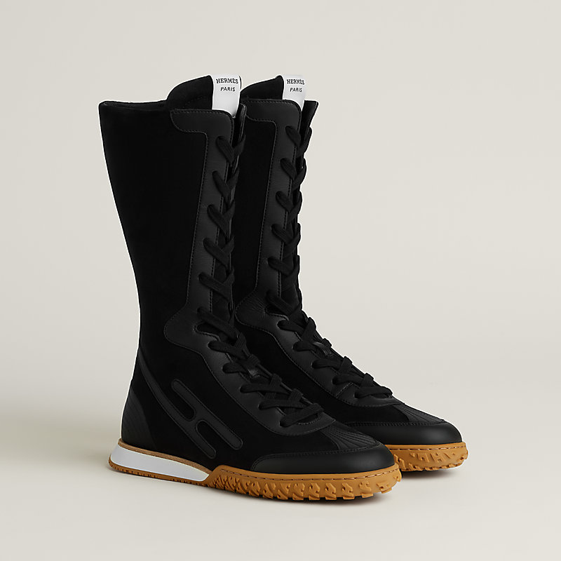 Lace up sneaker