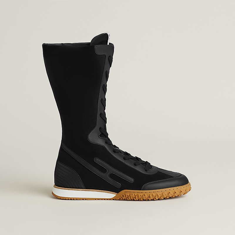 Lace up sneaker