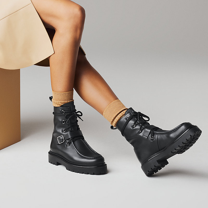 Land ankle boot