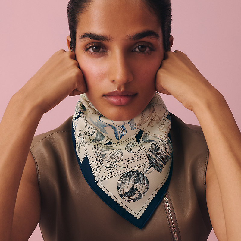 Le Philateliste du Faubourg Detail scarf 45