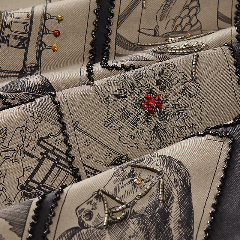 Le Philateliste du Faubourg Exceptional embroidered scarf 90