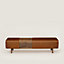 Les Necessaires d'Hermès鞍马造型长凳, 视图: 图片：产品佩戴, worn, 当前为第1张（共3张）