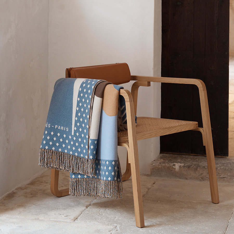 Les Objets du Faubourg blanket