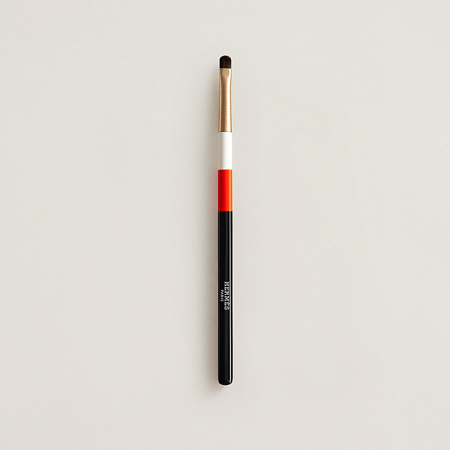 Lip brush