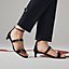 View: Worn, Liv 40 sandal