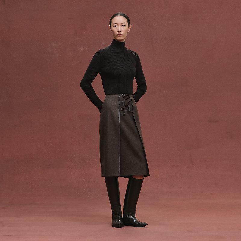 Long-sleeve cropped sweater