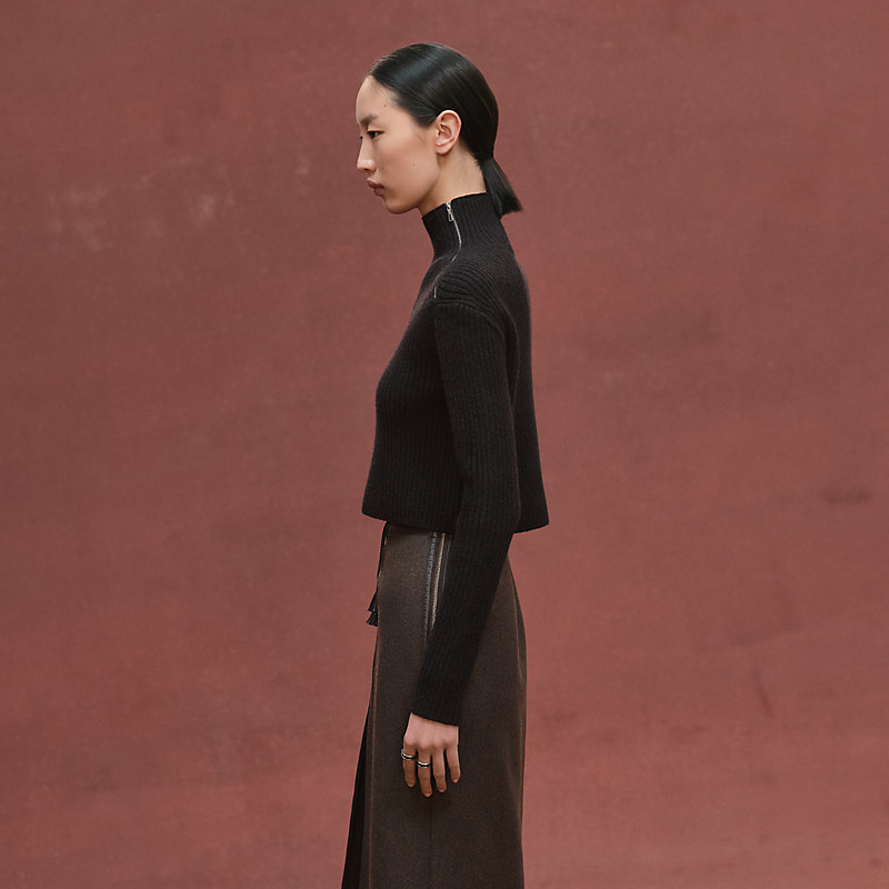 Long-sleeve cropped sweater