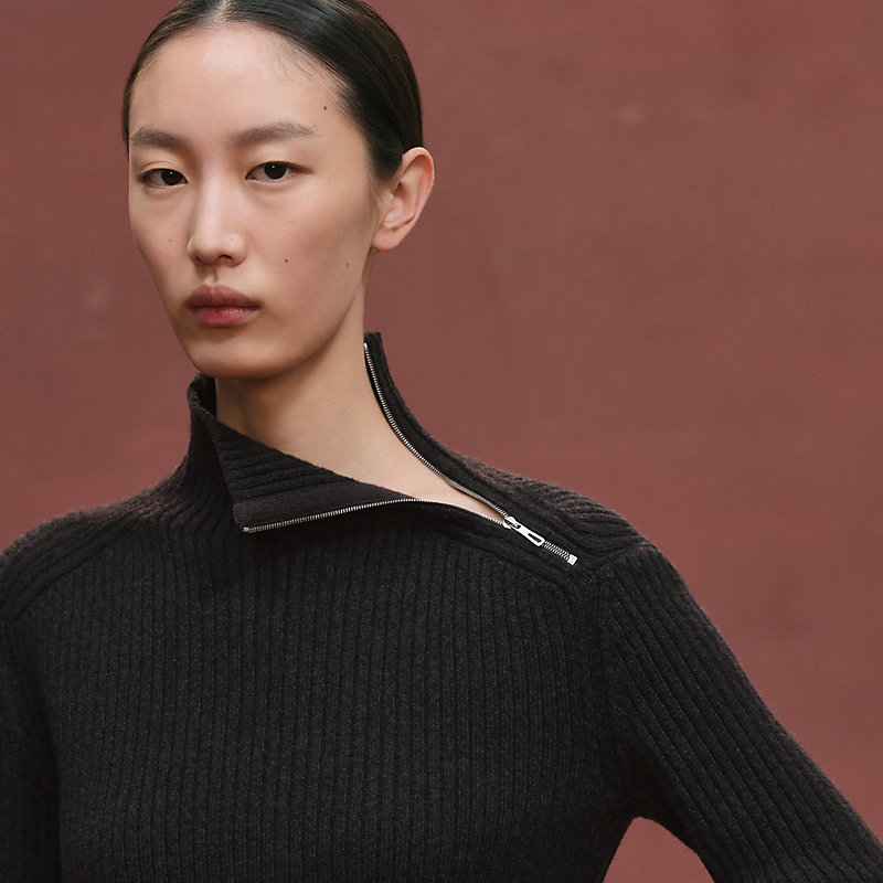 Long-sleeve cropped sweater