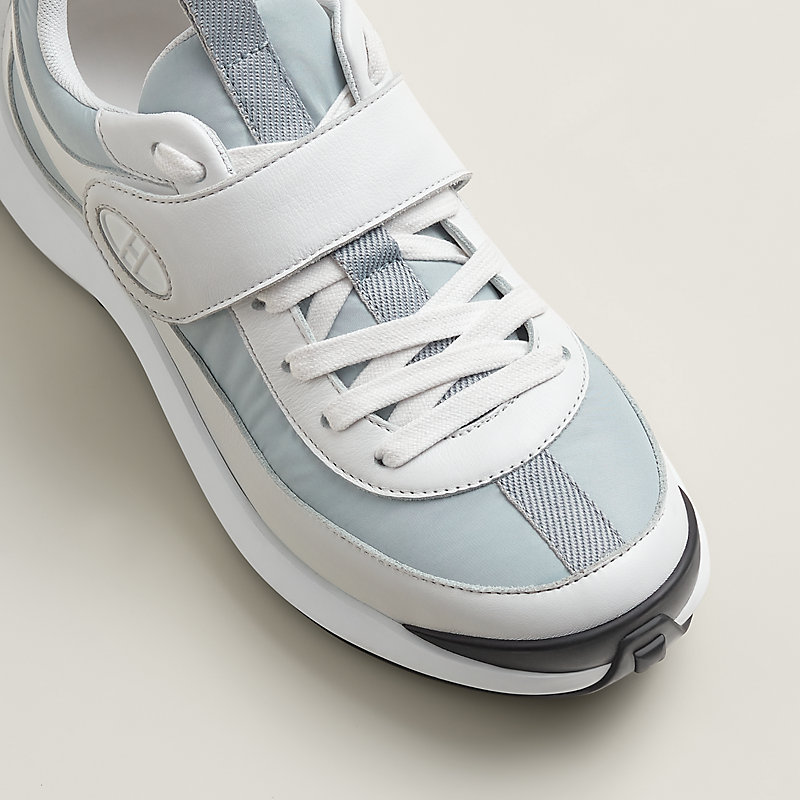 Loop sneaker