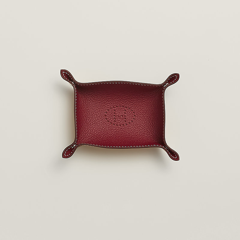AMELI Zurich  Discover our timeless CARD HOLDER - Maroon Red