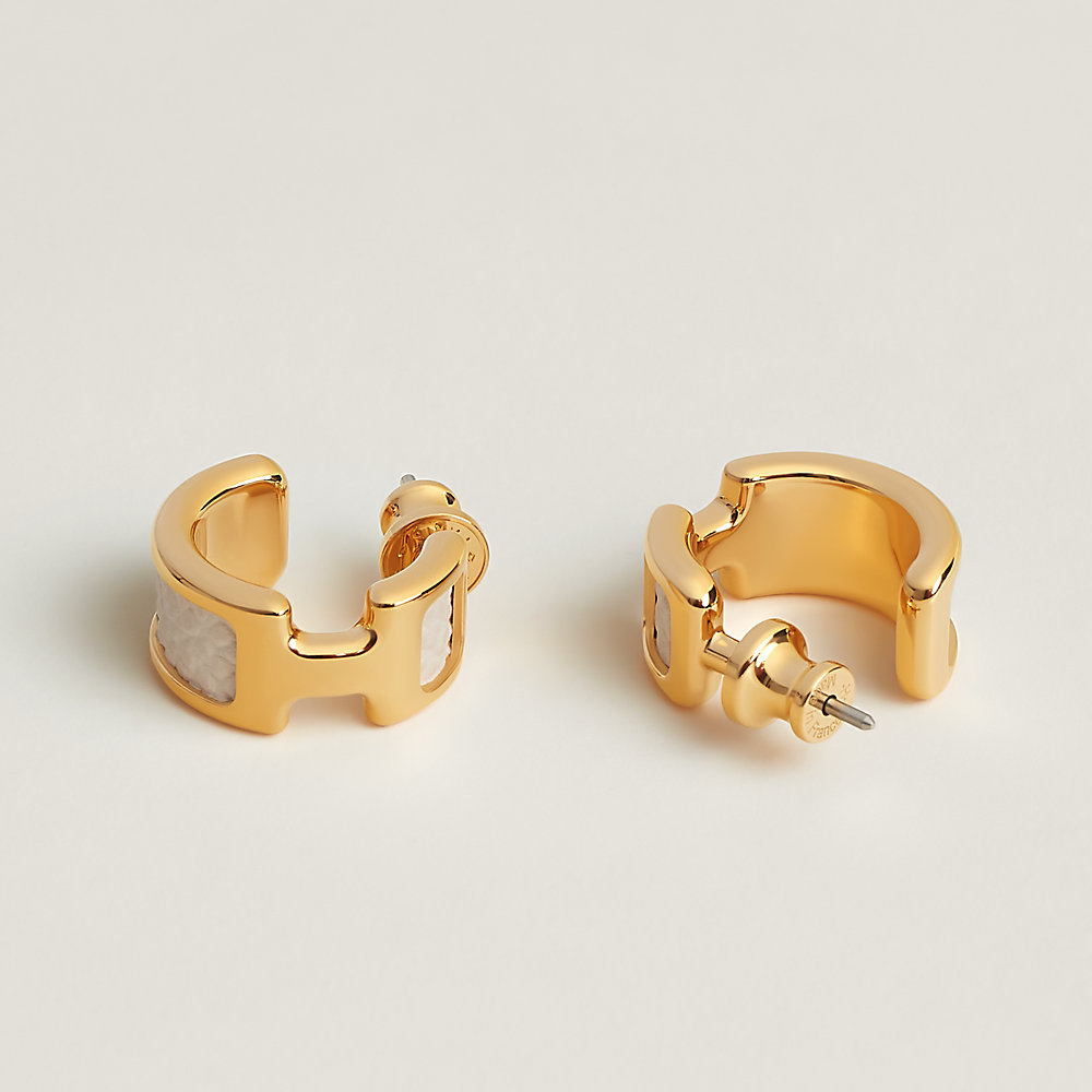 HERMES 上品 稀少 お洒落ピアス 洗練 本革レザー Hロゴ Olympe HERMES 上品 稀少 お洒落ピアス 洗練 本革レザー Hロゴ Olympe