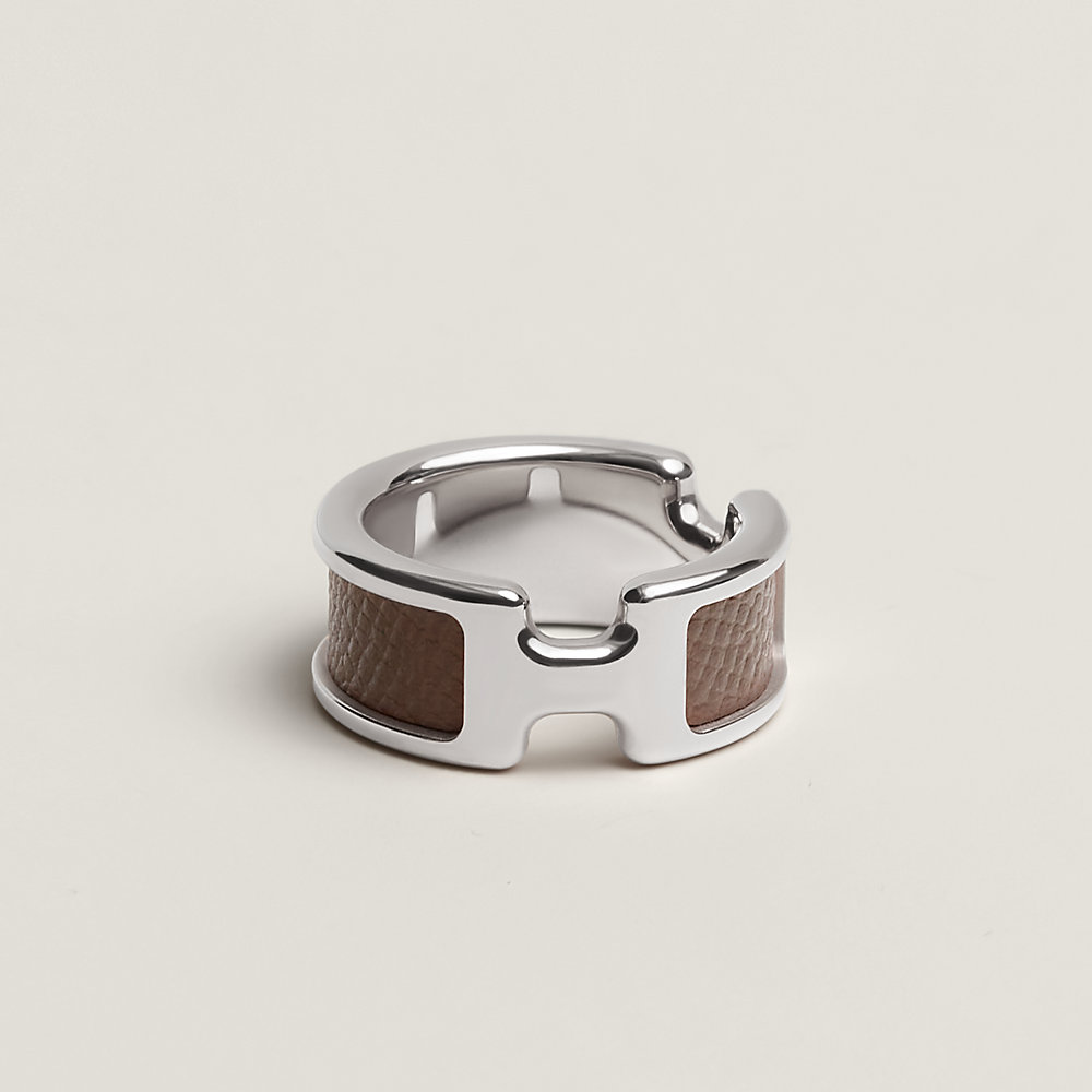 Hermes パリ本店より Olympe Petit Model リング Olympe ring, small model | Hermès Mainland China