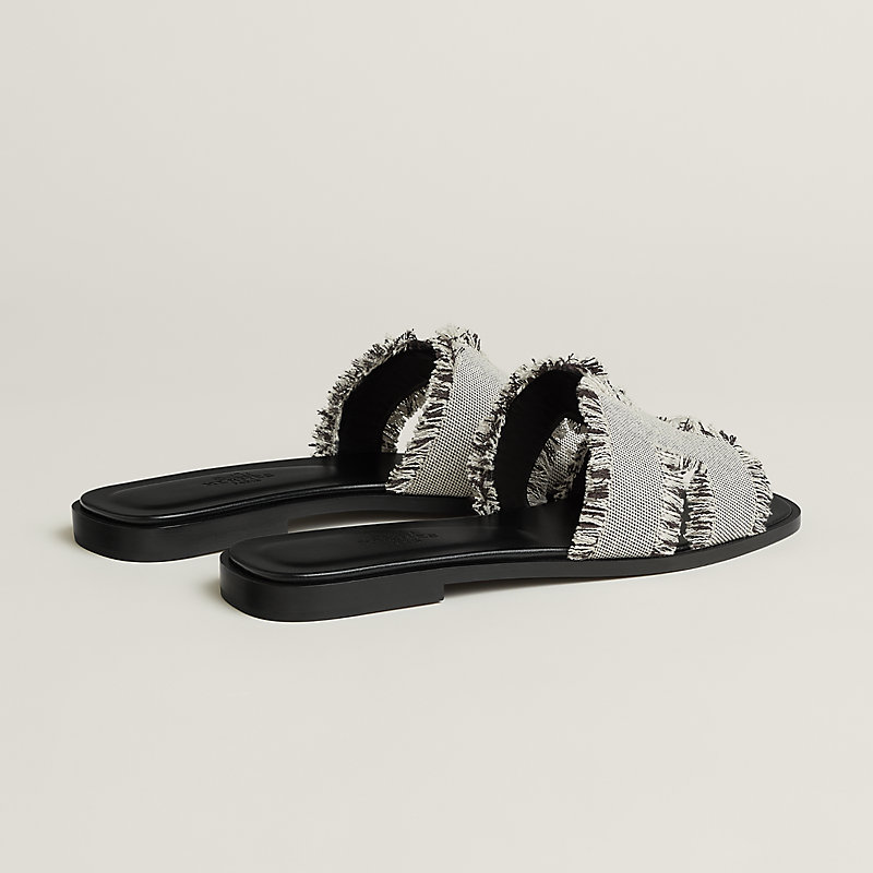 Oran sandal