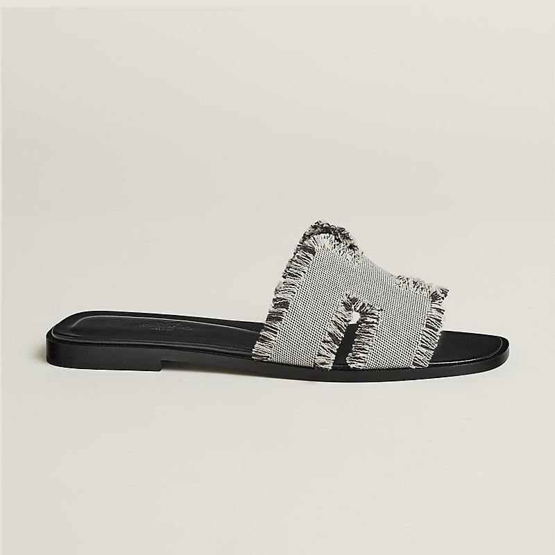 Oran sandal