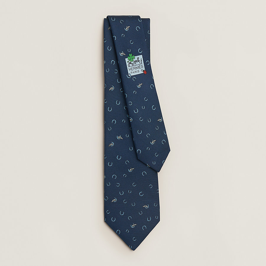 Out of the box tie