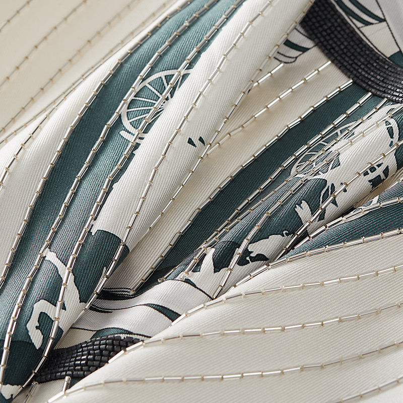 Paris Qui Roule Exceptional embroidered scarf 70