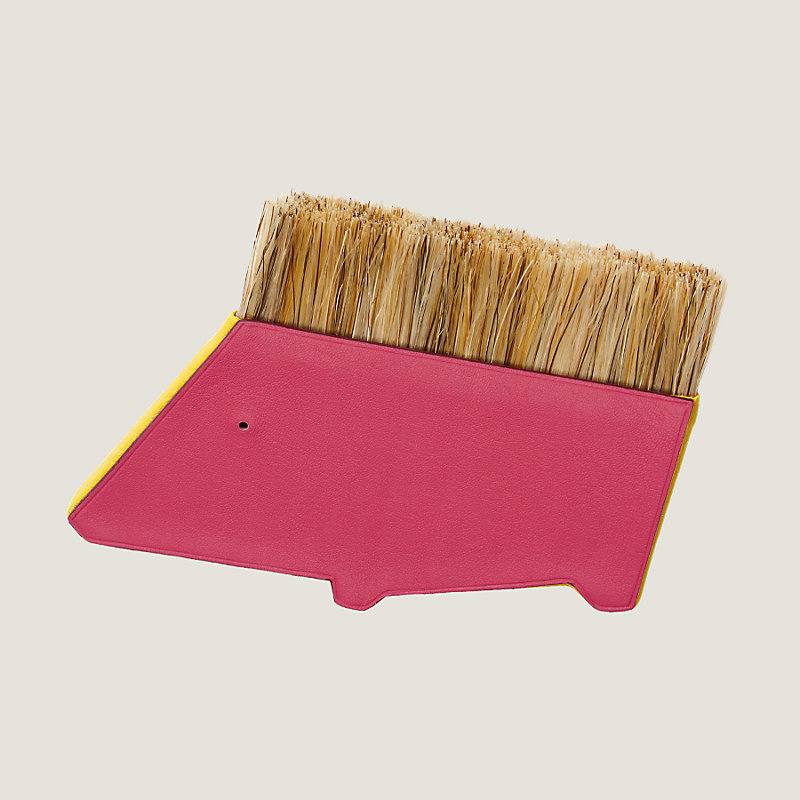 Porcupine pocket brush