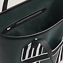 View: Detail, Pursangle tote bag