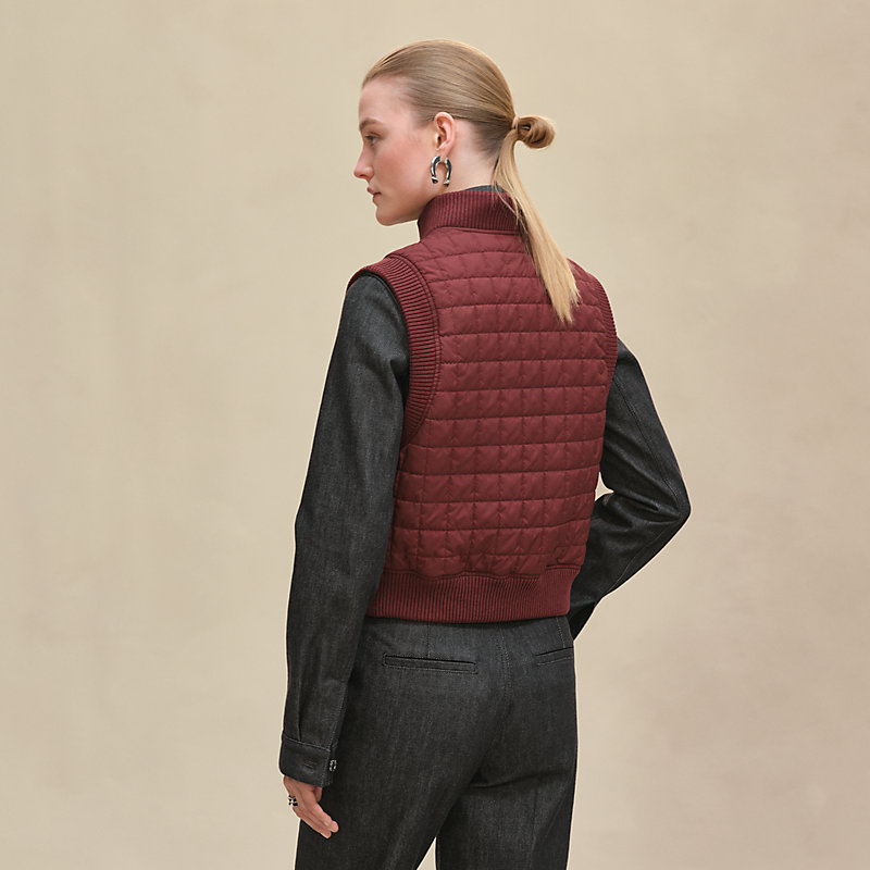 Quilted sleeveless bomber jacket