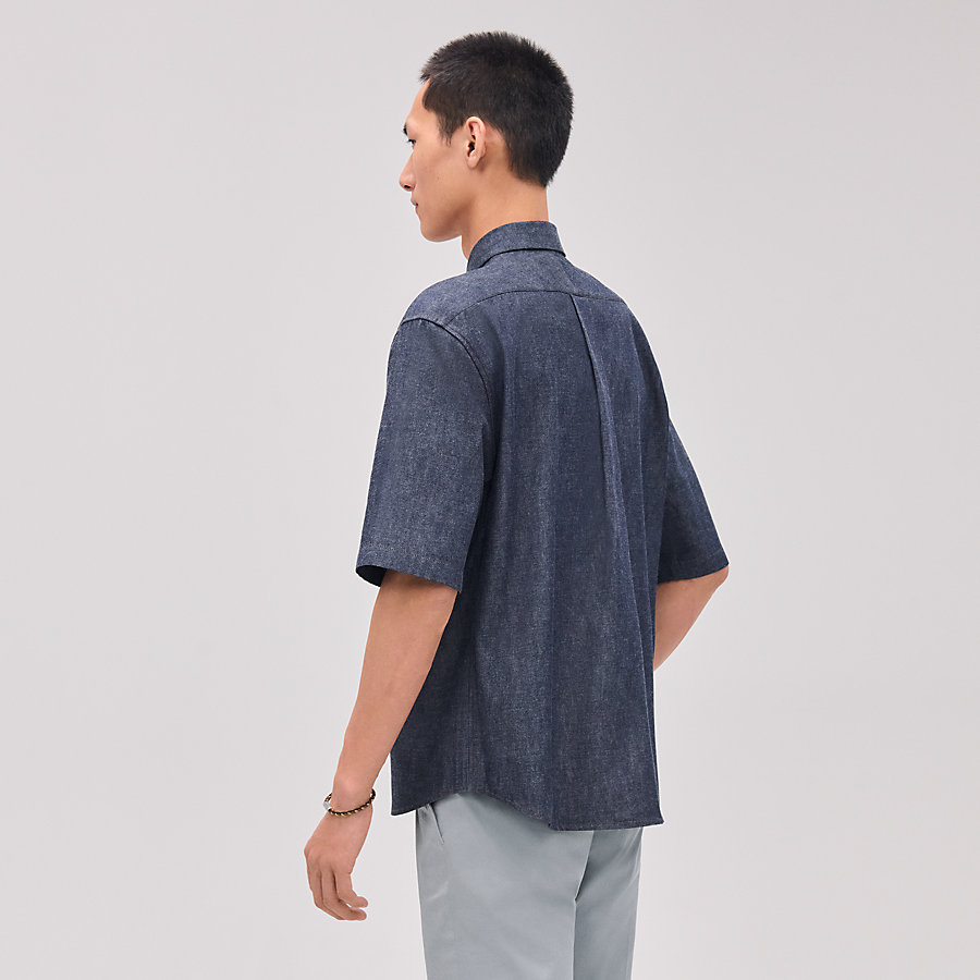 Short-sleeve straight cut shirt