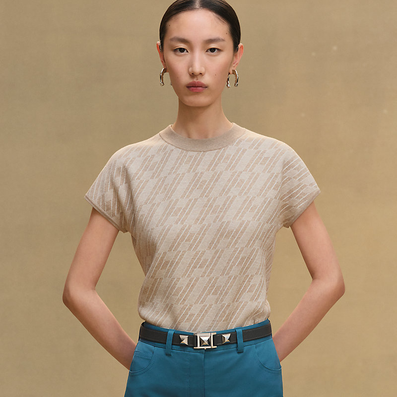 Short-sleeve sweater