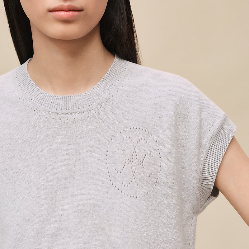 Short-sleeve sweater