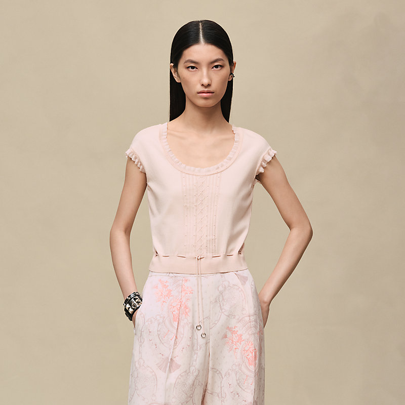 Short-sleeve sweater with ruffled details