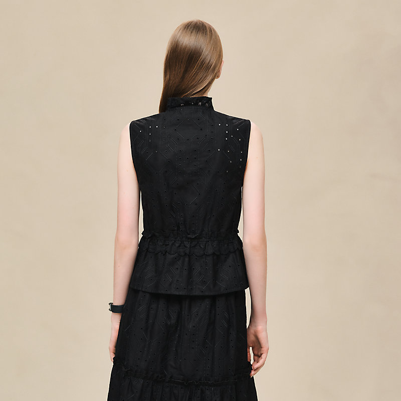 Sleeveless embroidered blouse