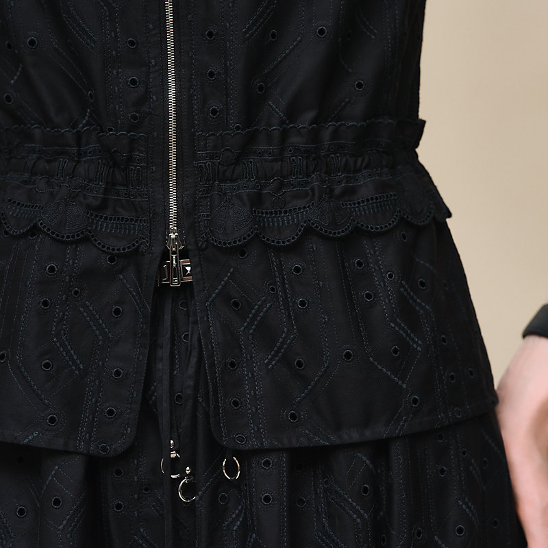 Sleeveless embroidered blouse