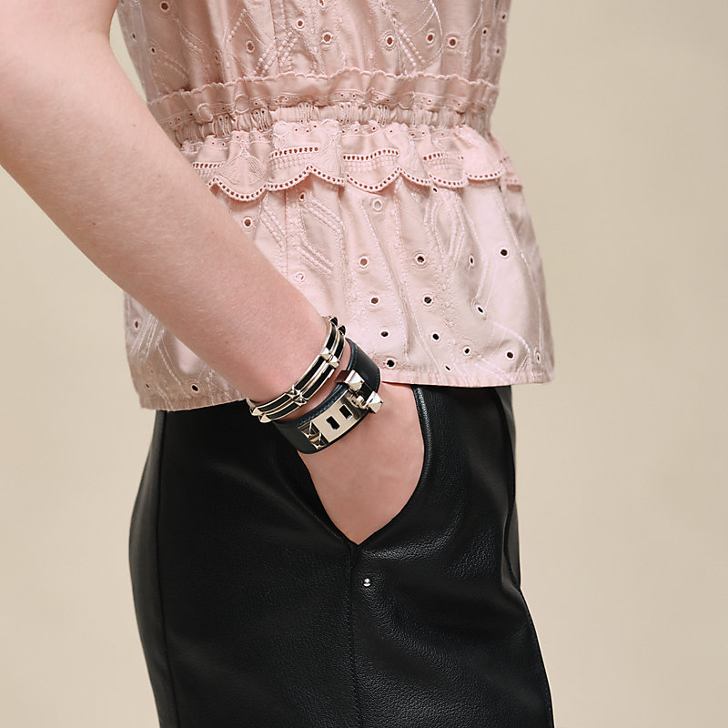 Sleeveless embroidered blouse