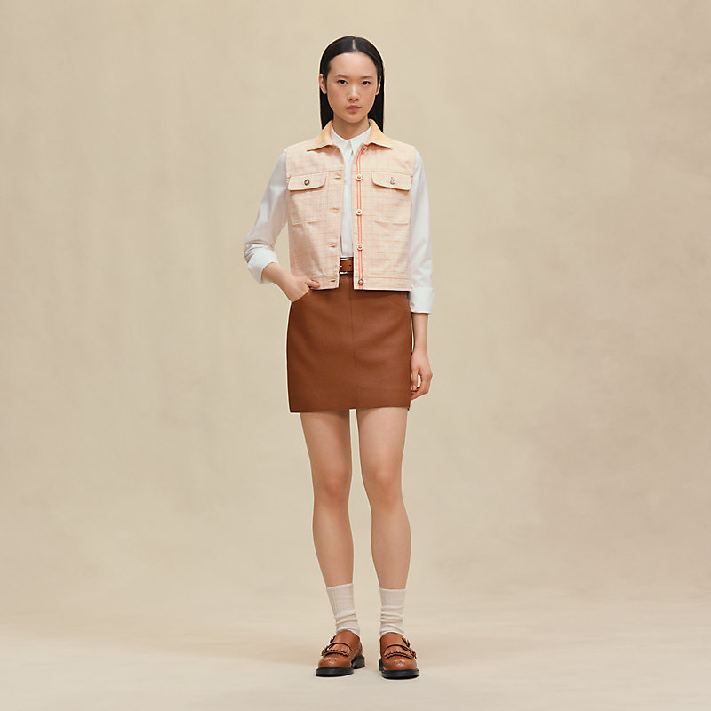 Sleeveless jacket