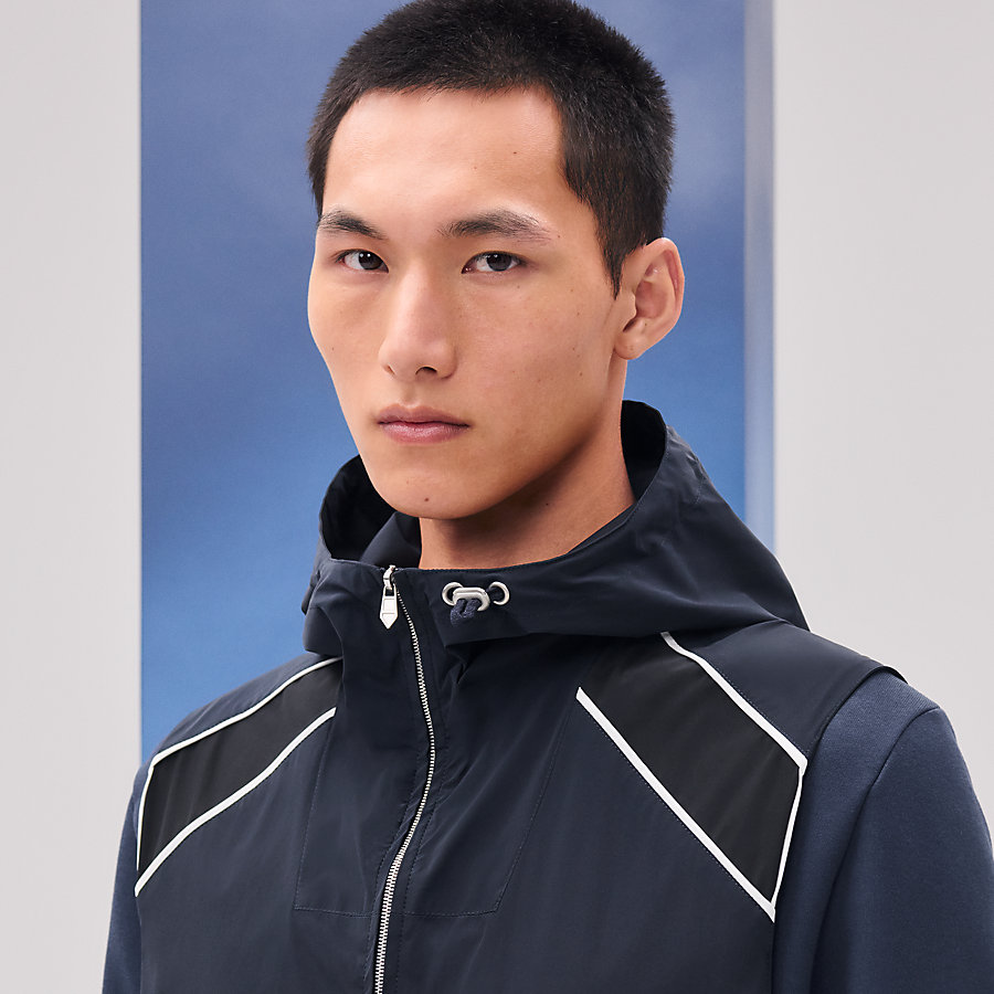 Sport capsule hooded vest