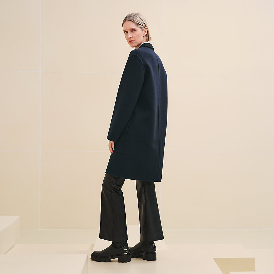 Supple cashmere coat