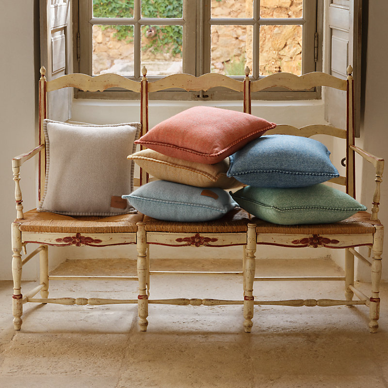 Swing pillow