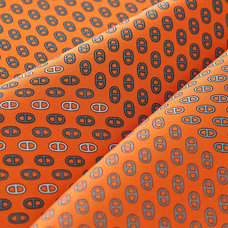 Trois Petits Maillons pocket square 45